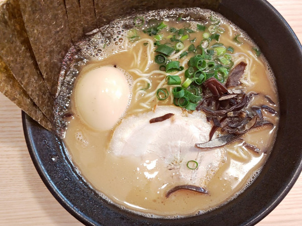 「味玉らーめん＋のり」@九州とんこつらーめん ひらさわの写真