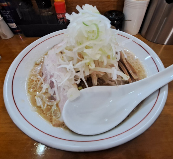 「いわいどり味噌らぁ麺880円」@らぁー麺や くろべいの写真