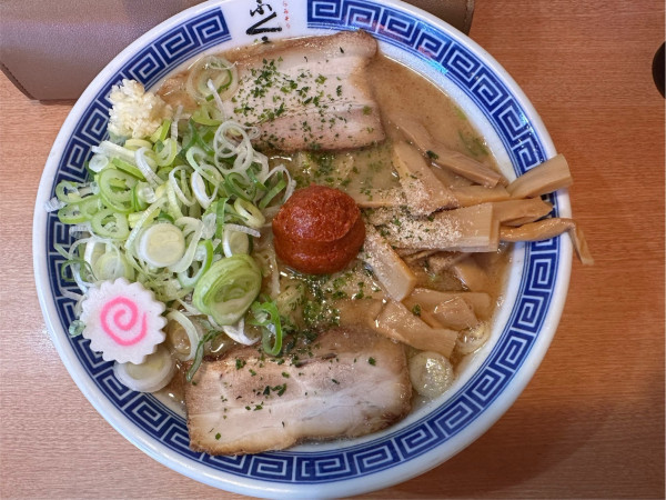 「からみそらーめん大盛り　(4辛)+ねぎ+めんま」@からみそラーメン ふくろう 八事店の写真
