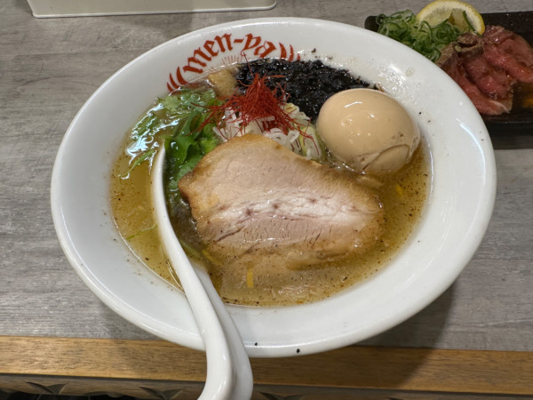 「味玉さば塩らーめん（並盛・160g）1,050円→950円」@らーめん酒場 福籠 通町店の写真