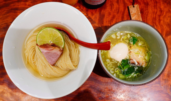 「昆布水つけ麺 塩＋煮玉子＋瓶ビール」@三馬路 東京店の写真