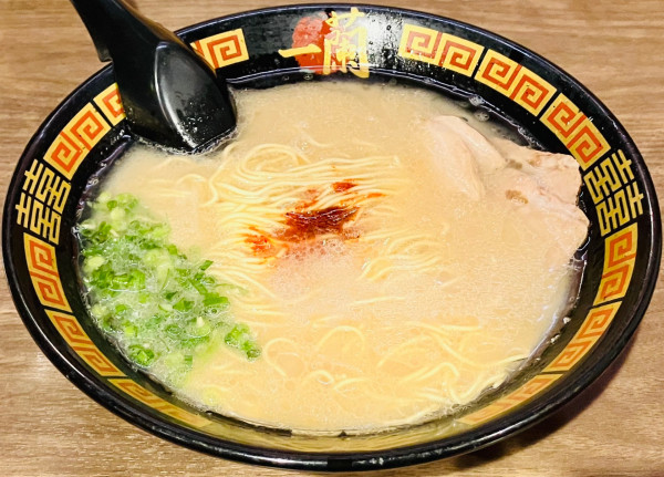 「ラーメン (+替玉×2)」@一蘭 中野店の写真