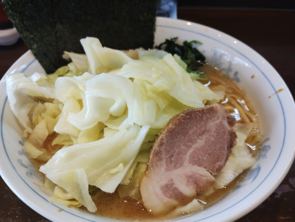 「ラーメン￥800+キャベツ￥150=￥950」@横浜家系ラーメン 中島家の写真
