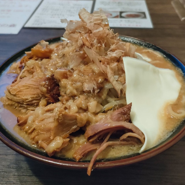 「味噌󠄀ラーメン二郎系､2番麺､アブラ､スライスチーズ」@ラーメン専門 宮の森の写真