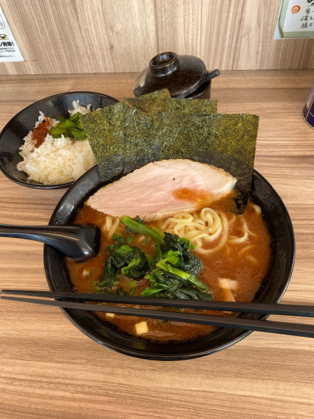 「ラーメン並ヤワラカメオオメ」@七代目武道家の写真