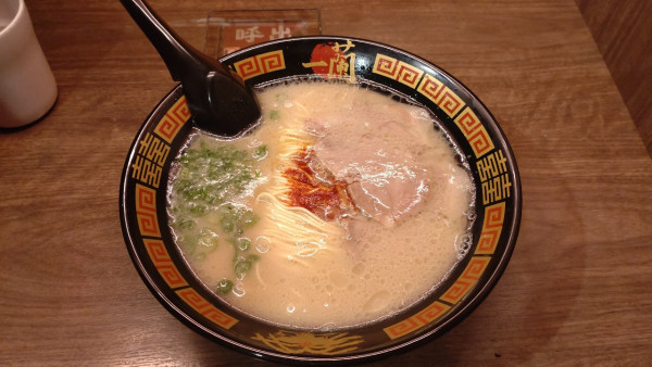 「天然とんこつラーメン」@一蘭 アトレ上野 山下口店の写真