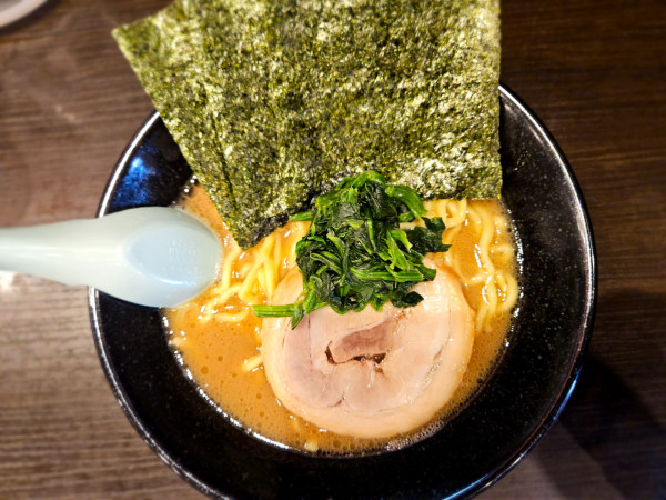 「とんこつ醤油」@らーめん家 せんだい 町田店の写真