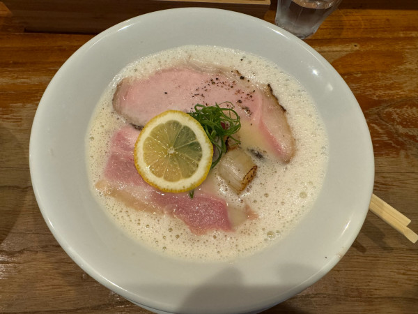 「北海帆立塩白湯ラーメン」@中華そば 先崎の写真