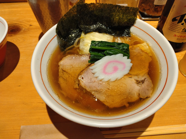 「貝と煮干しの醤油ラーメン¥1200+瓶ビール¥600-」@銀座 嚆矢の写真