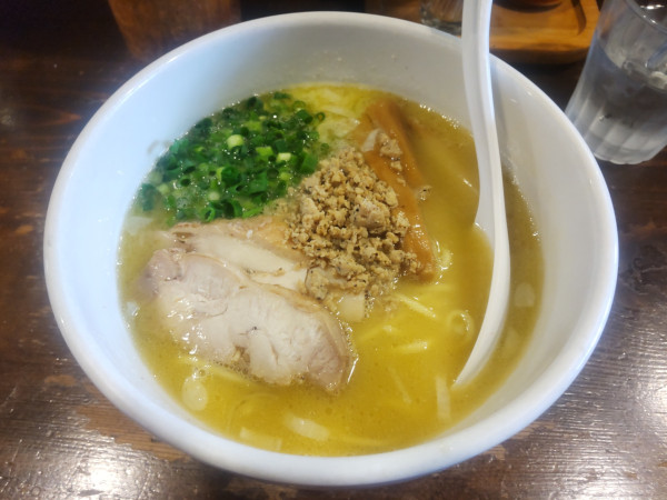 「白鶏らーめん840円」@鶏の穴の写真