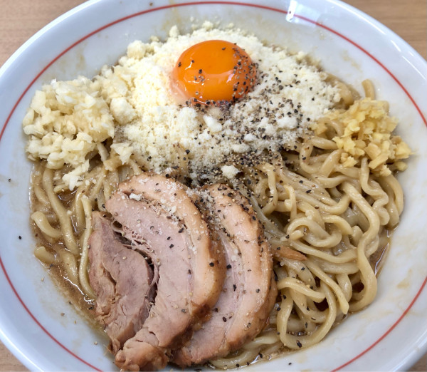 「BUTAカルボナーラ900円　別皿エビMAX100円」@ラーメンハマコー 六浦店の写真