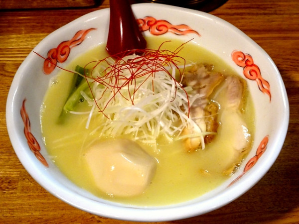 「鶏白湯らーめん玉子入り (1,150円)」@麺・酒処 ぶらりの写真