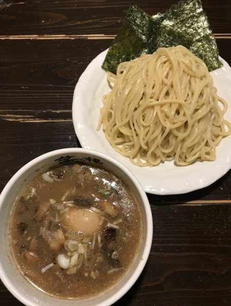 「特製つけ麺（中盛）」@麺屋 茅根の写真
