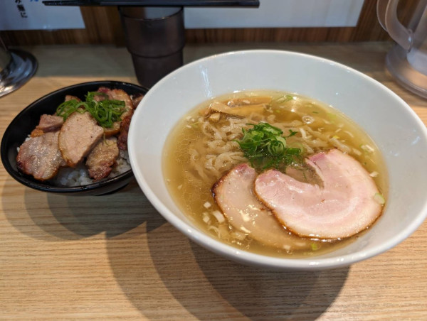 「塩ラーメン」@しおらーめん進化 2ndの写真