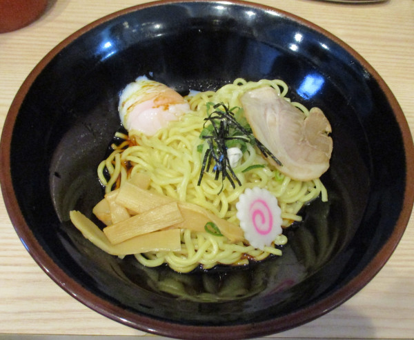 「温玉麻辣油そば（大）900円」@油そば専門店 油楽町 東京上野店の写真