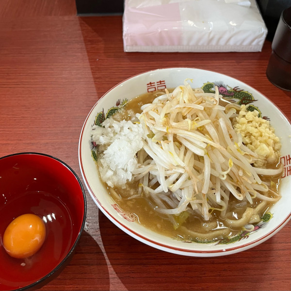 「ラーメン　生卵」@ラーメン一太豚の写真
