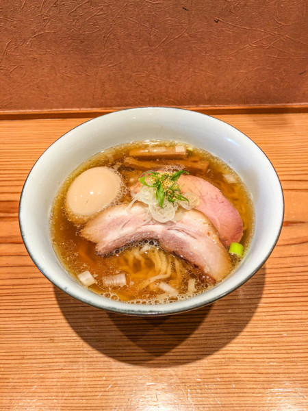 「白醤油らぁめん」@らぁめん鴇の写真