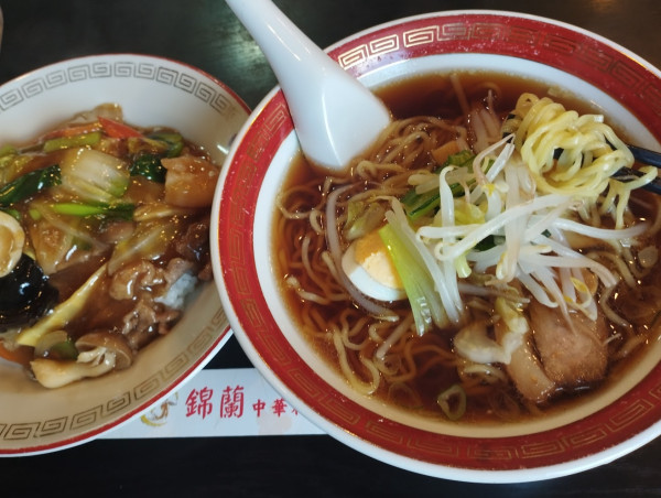 「セット 中華丼とラーメン(850)」@錦蘭の写真