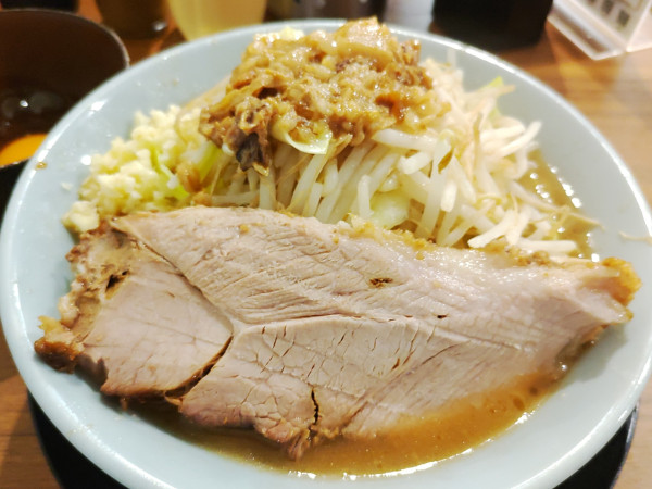 「ラーメン 小 950円（150g）生玉子 100円」@俺の生きる道 つくば店の写真
