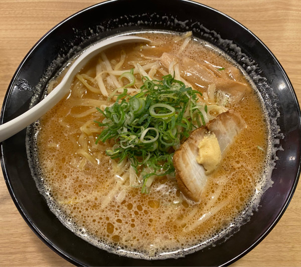 「濃厚味噌らーめん　820円」@威風 青山店の写真