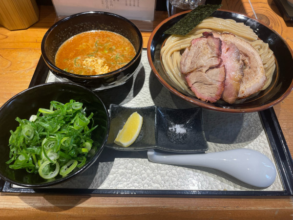 「チャーシューつけ蕎麦大1600+ネギ100+辛味100」@中華蕎麦 ひら井の写真