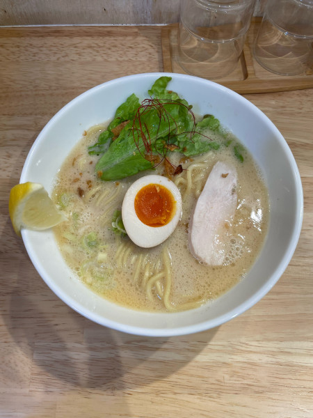 「特製鶏白湯麺(900円)」@トクベツ。の写真