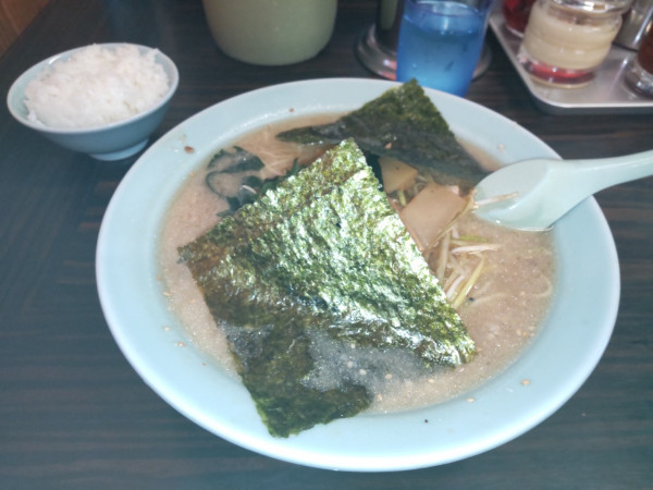 「味噌ネギラーメン　ライス　900+100」@ラーメンショップ 薮塚店の写真