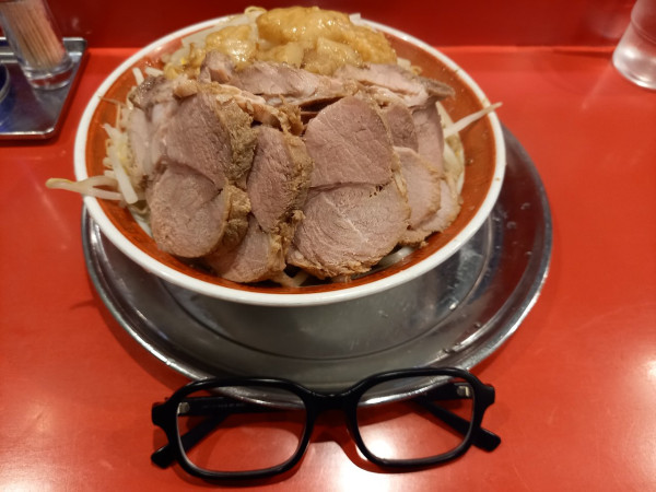 「小ラーメン豚入り(野菜マシ・アブラマシマシ・ニンニク少し)」@ラーメンタロー 大森の陣の写真