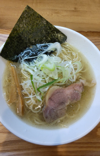 「塩らーめん(細麺) 700円」@自家製麺 和屋の写真