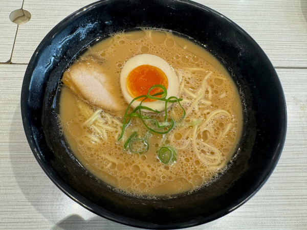 「特製とんこつ醤油ラーメン」@はま寿司 箕輪店の写真