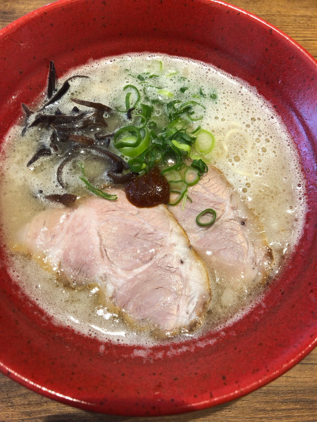 「豚骨ラーメン」@麺屋とんぼの写真