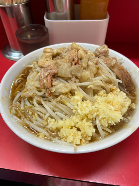 「小ラーメン（800円）ニンニク、ヤサイ、アブラ、カラメ」@ラーメン二郎 上野毛店の写真