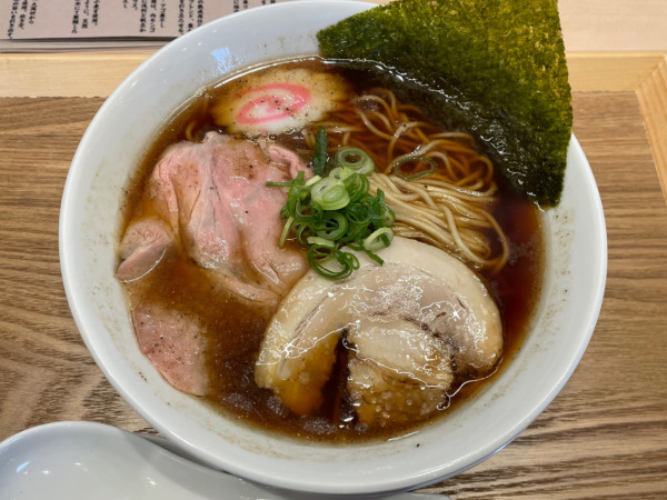「熟成醤油らぁ麺」@らぁ麺 ほたるの写真