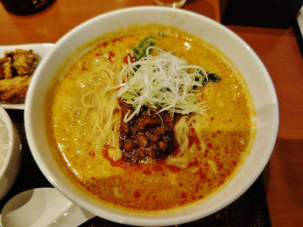 「胡麻香る四川風担々麺」@デニーズ 新所沢店の写真