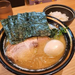 ラーメン(並)+味付玉子+ご飯(小)