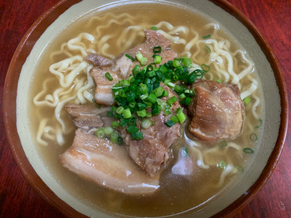 「ソーキ3枚肉そば」@すばやーの写真