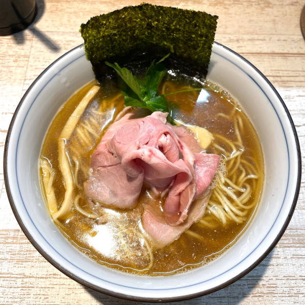 「伊吹いりこの中華そば 白」@中華そば 四つ葉の写真