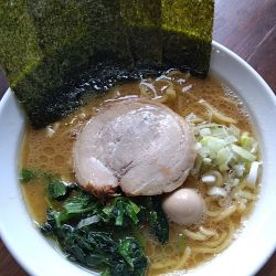 豚骨醤油ラーメン（850円）