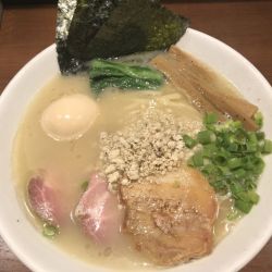 特製鶏白湯ラーメン