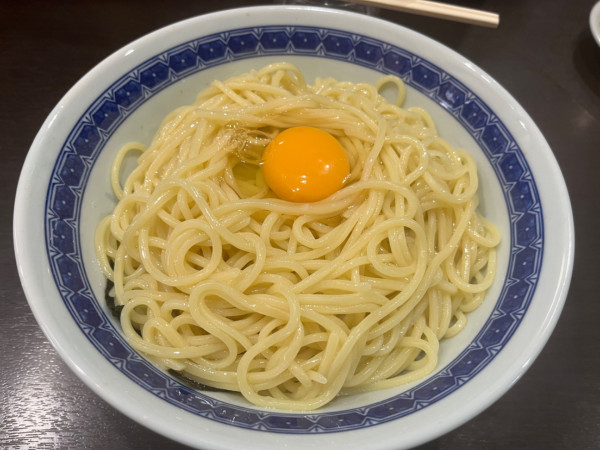 「塩油そば中盛（冷）生卵」@中華そば べんてんの写真