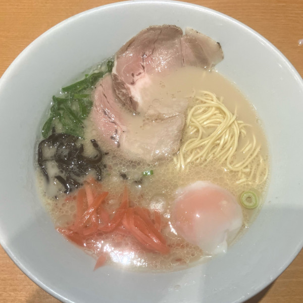 「白丸元味850円(PM価格550円)温玉140円他」@博多一風堂 ららぽーとTOKYO-BAY店の写真