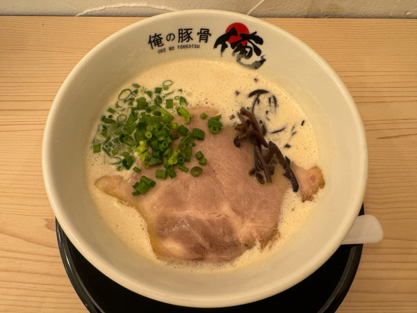 「白泡豚骨　850円」@俺の豚骨 渋谷店の写真