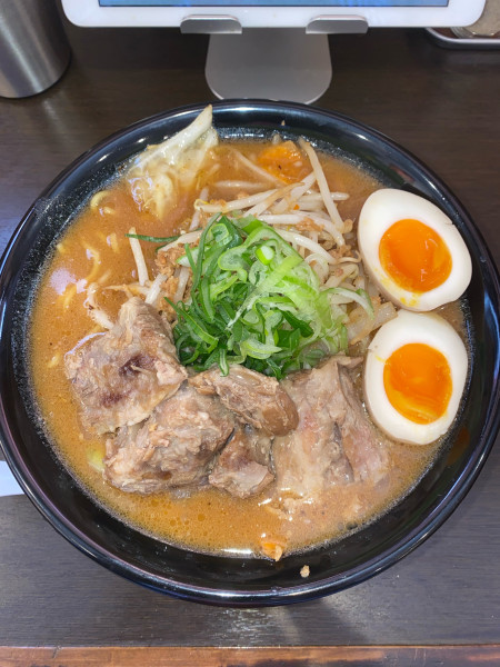 「角煮軟骨味噌ラーメン半熟煮たまご¥1,220円」@熟成味噌ラーメン専門店 ミソウソツカナイの写真