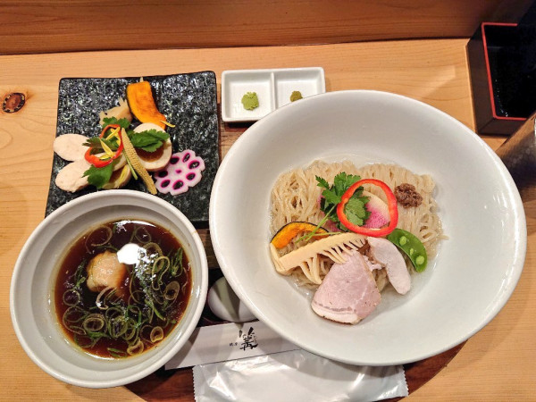 「特製鶏とポルチーニ茸の醤油つけSoba」@銀座 篝 本店の写真
