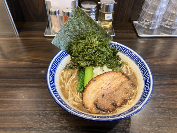 「濃厚煮干中華そば ＋ばら海苔＋替え玉」@錦糸町中華そば さん式の写真