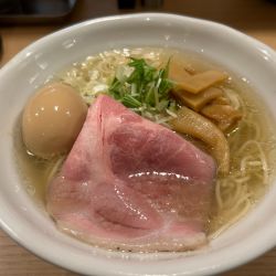鶏だし塩味玉ラーメン970円