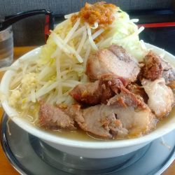 ラーメン中