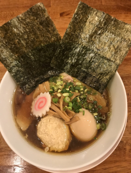 「大和肉鶏と会津地鶏の中華そば特製（醤油）」@味六屋の写真