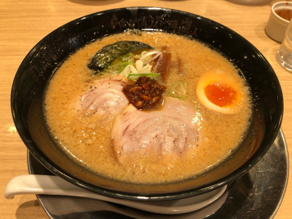 「嵐げんこつらあめん醤油」@らあめん花月嵐 西新宿6丁目店の写真