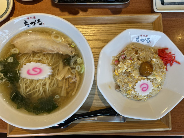 「ラーメン半チャーハンセット」@味の店 ちづるの写真